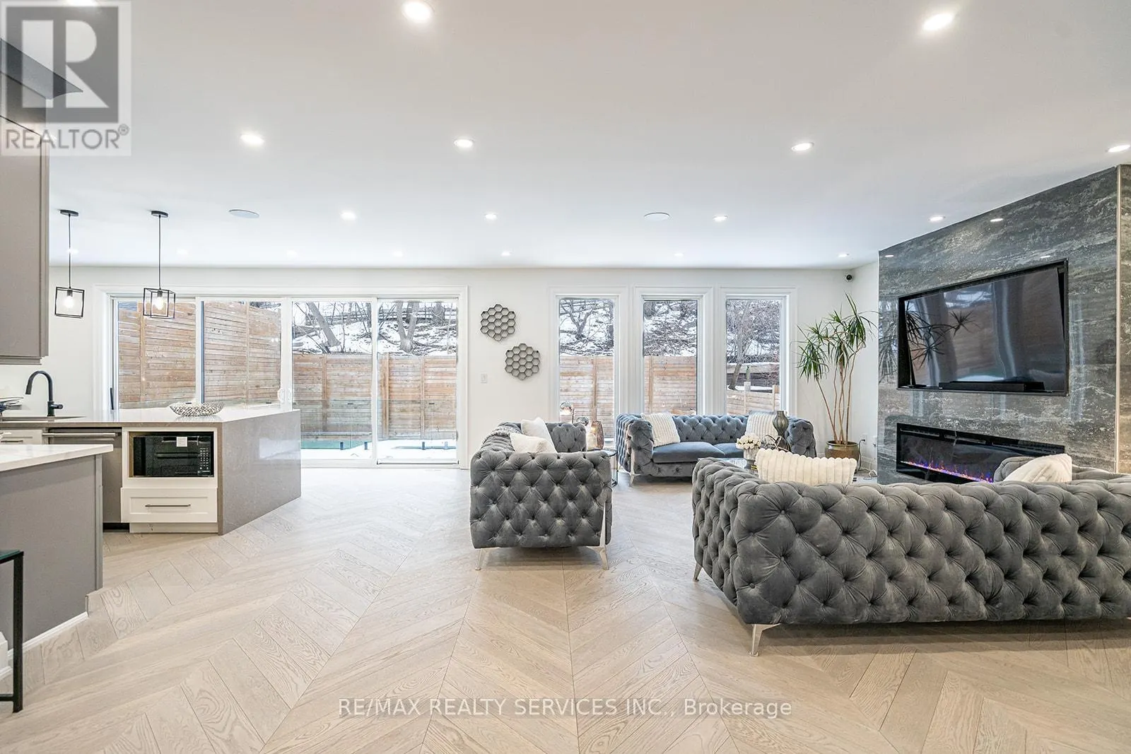 3 BONNYVIEW DRIVE