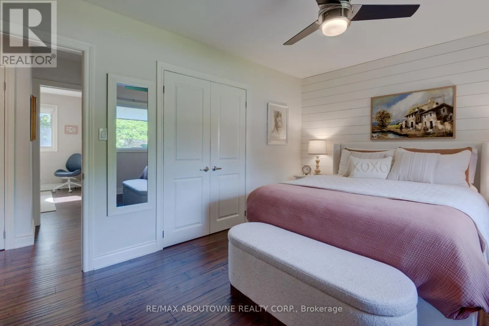 544 MAPLEHILL DRIVE