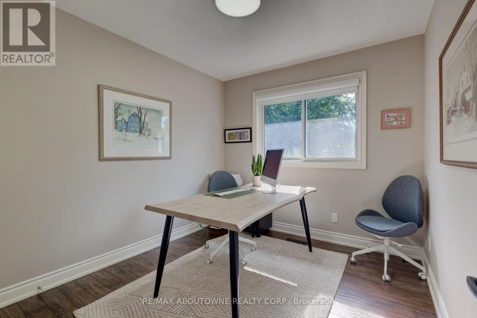 544 MAPLEHILL DRIVE