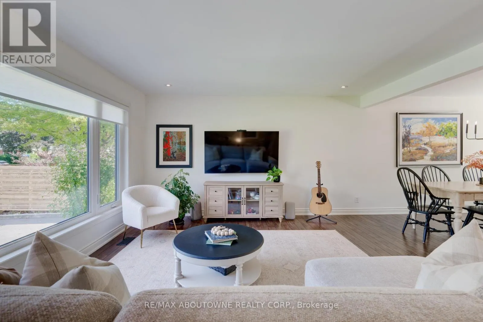 544 MAPLEHILL DRIVE