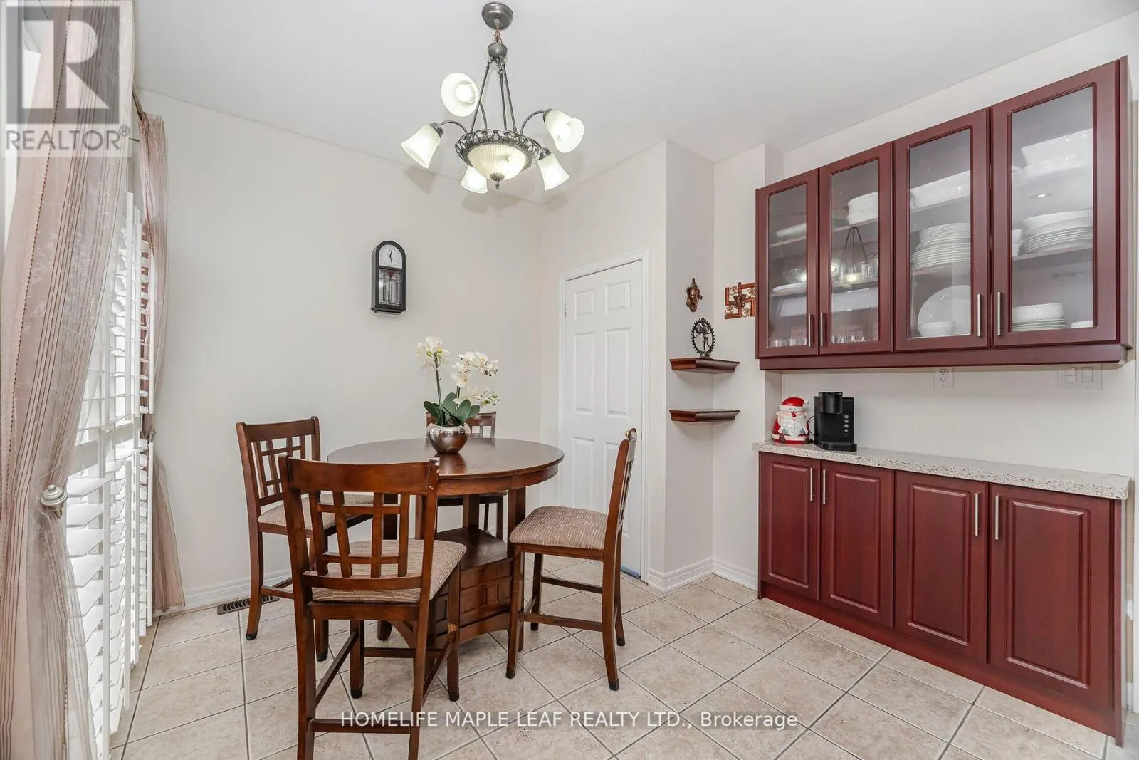 17 EAGLEFIELD GATE