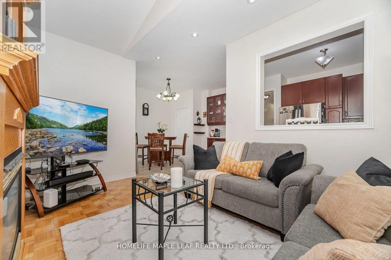 17 EAGLEFIELD GATE