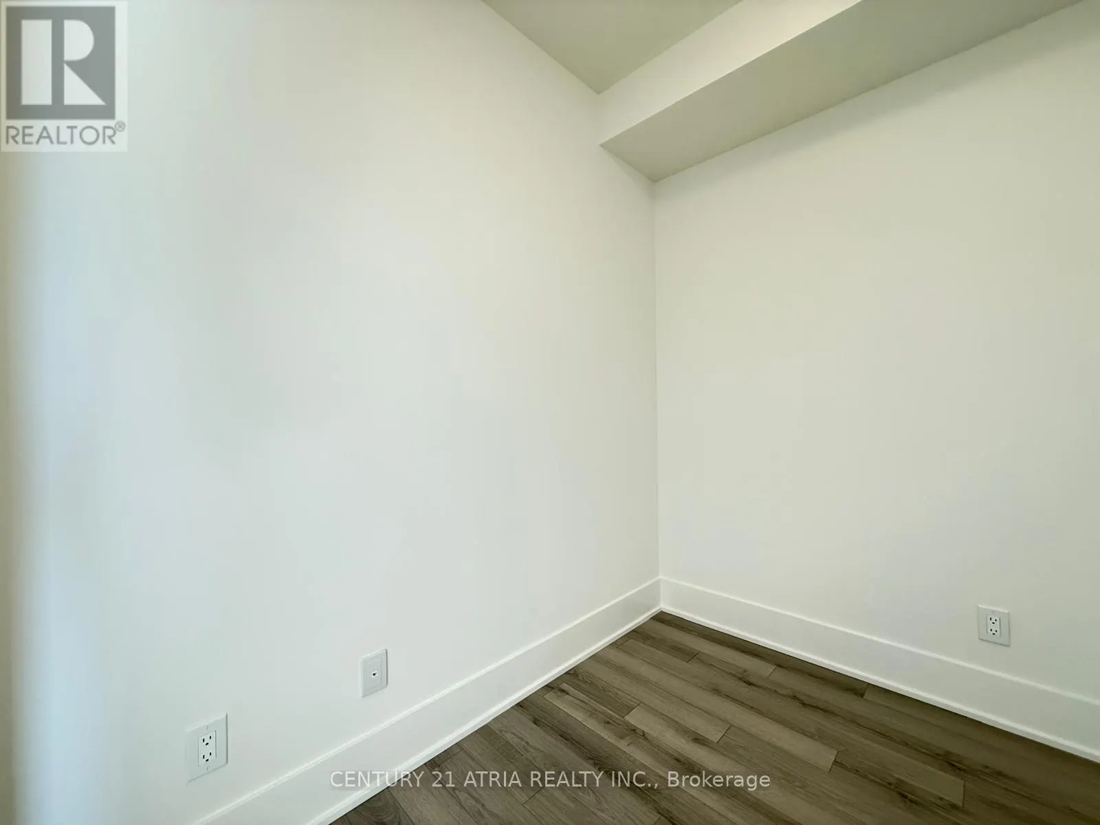 2001 - 3079 TRAFALGAR ROAD