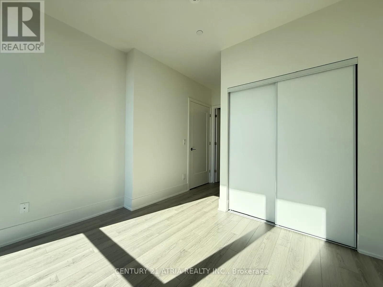 2001 - 3079 TRAFALGAR ROAD