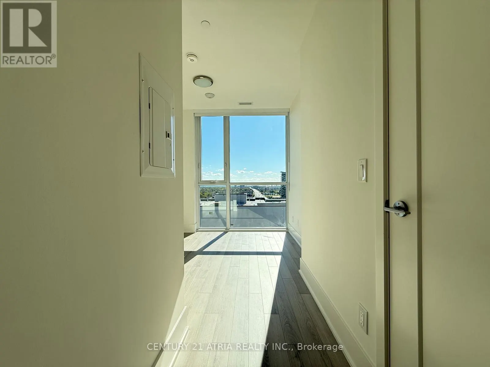 2001 - 3079 TRAFALGAR ROAD