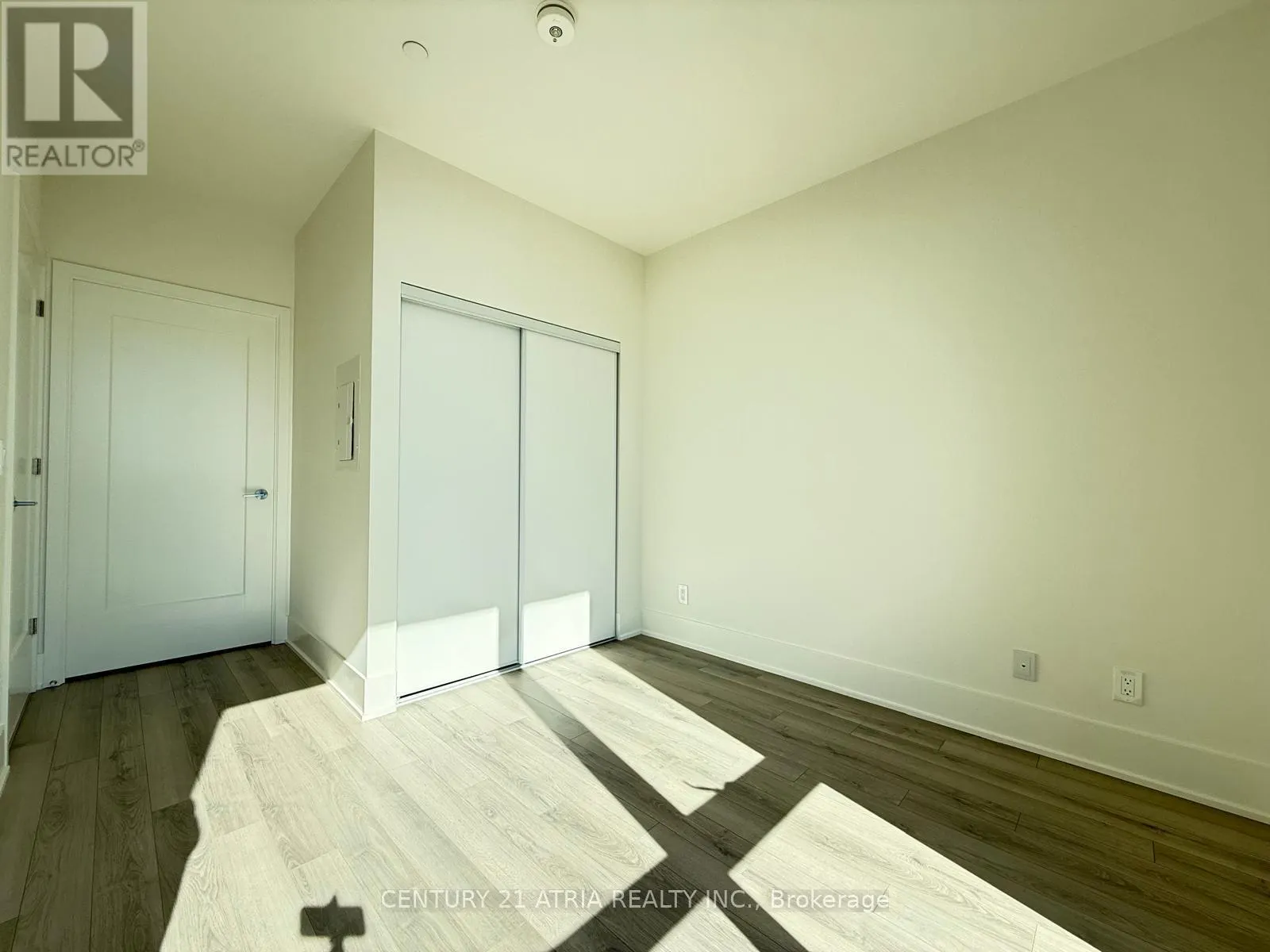 2001 - 3079 TRAFALGAR ROAD