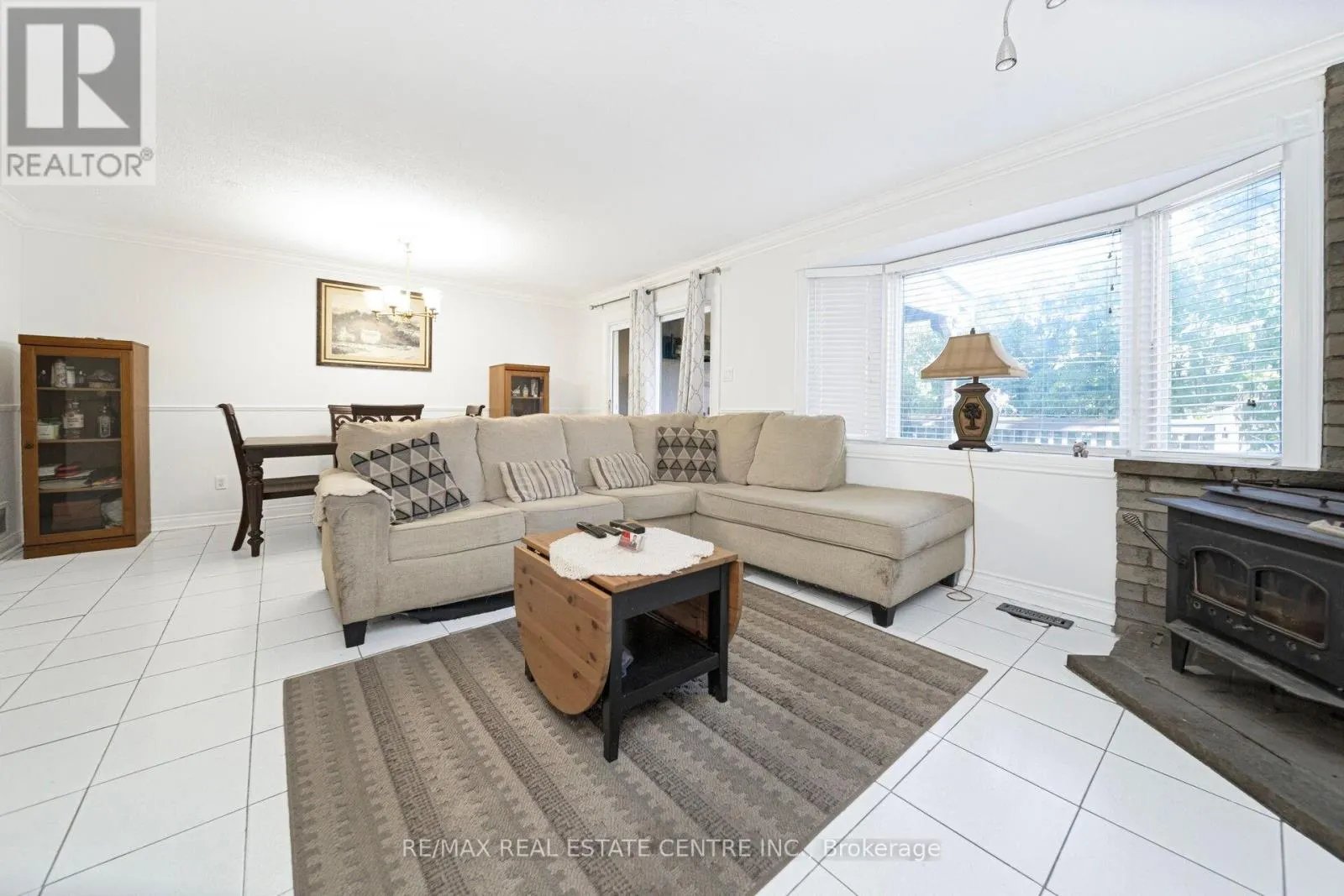 2 CHARTERS ROAD