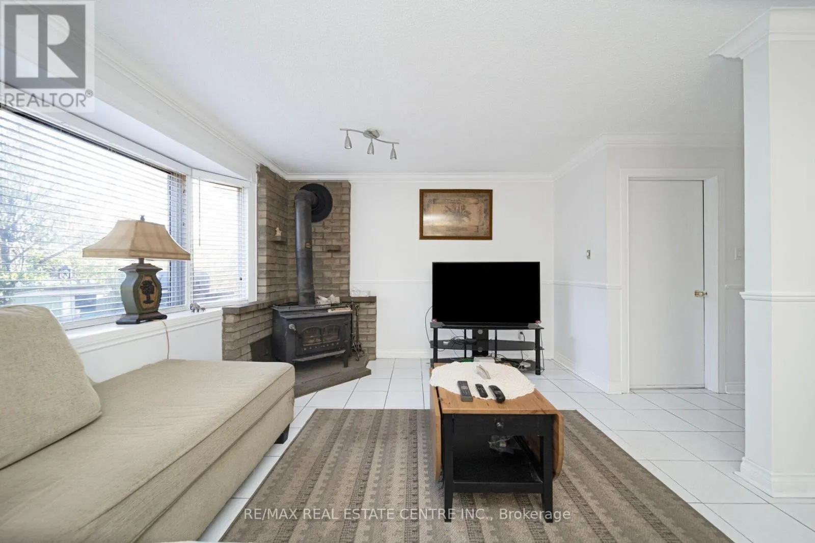 2 CHARTERS ROAD