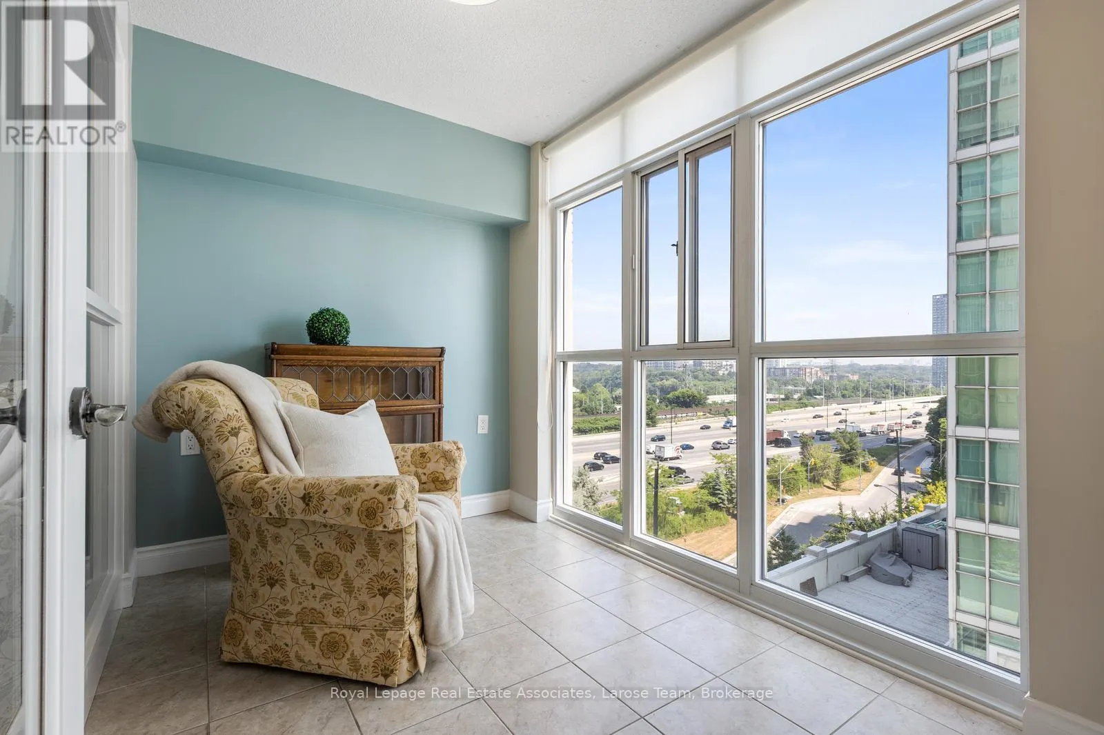 809 - 3 MARINE PARADE DRIVE