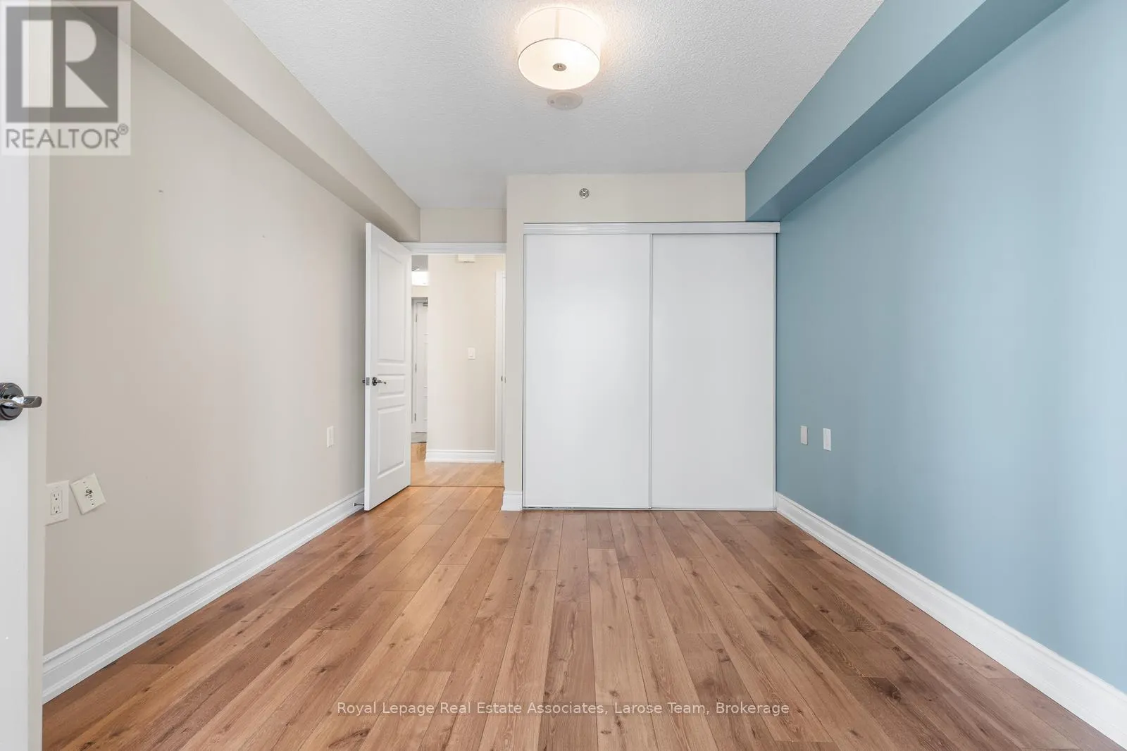 809 - 3 MARINE PARADE DRIVE