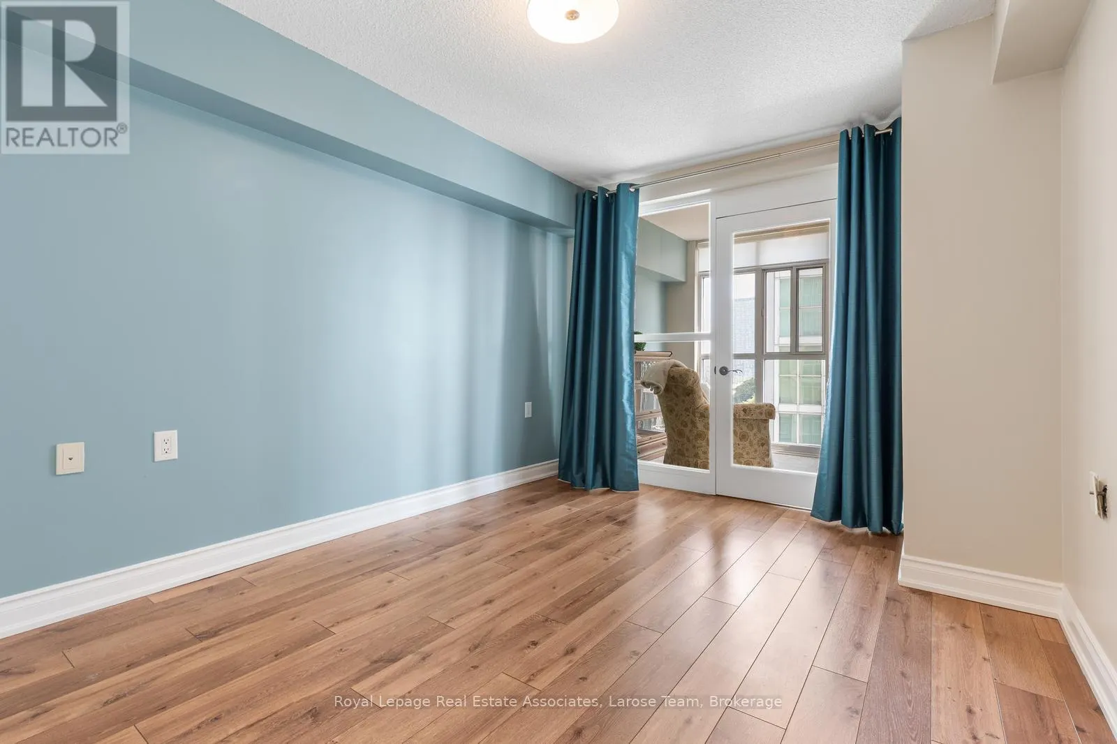 809 - 3 MARINE PARADE DRIVE
