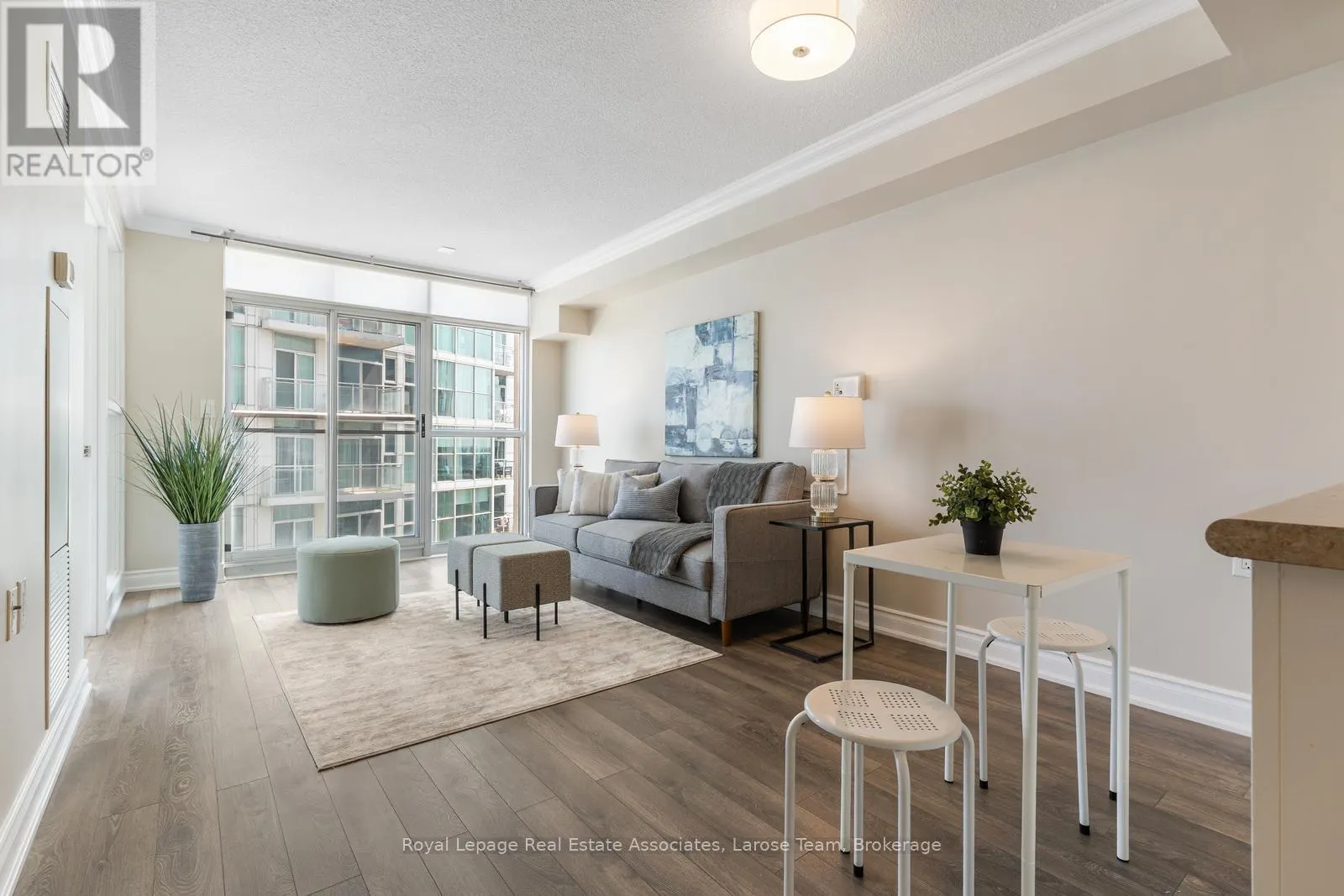 809 - 3 MARINE PARADE DRIVE