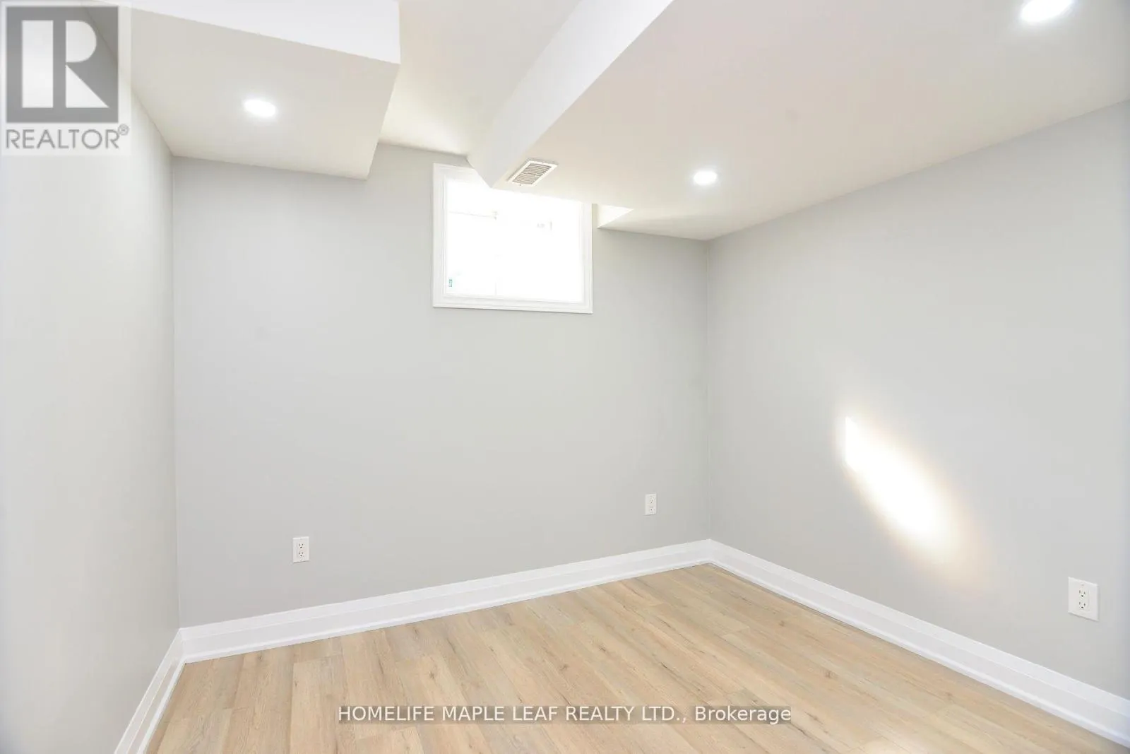 12 EBERLY WOODS DRIVE