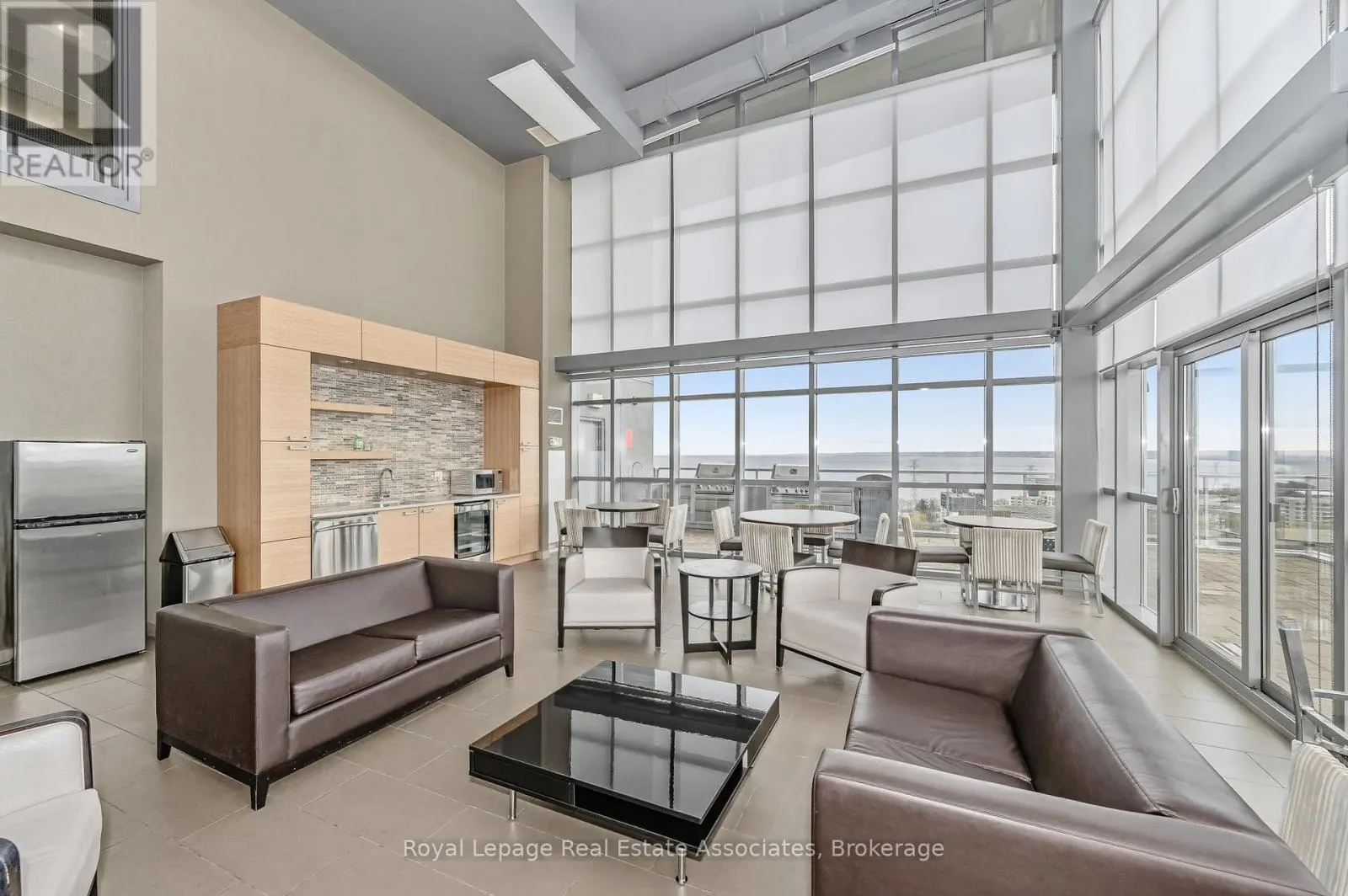 1407 - 551 MAPLE AVENUE