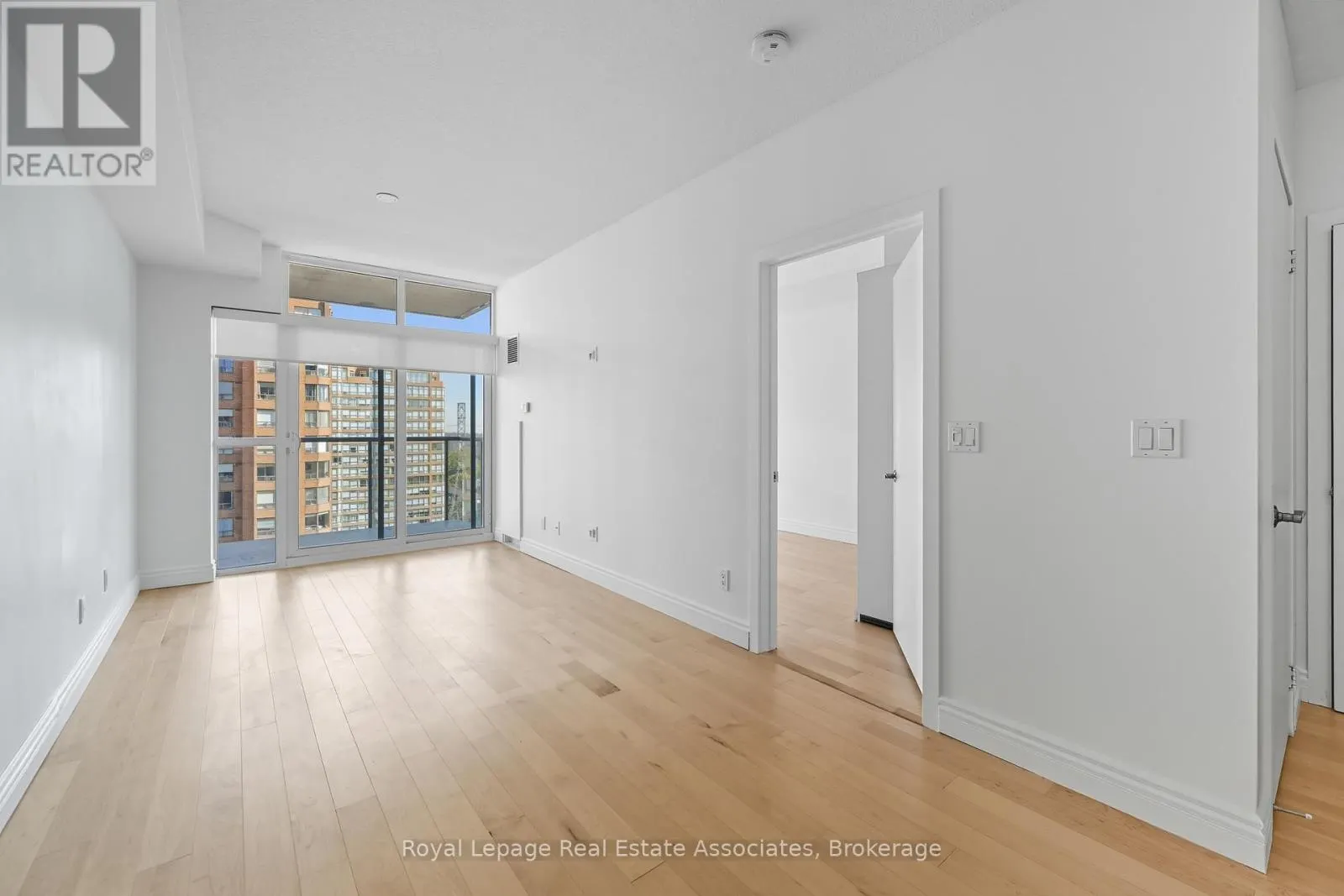 1407 - 551 MAPLE AVENUE