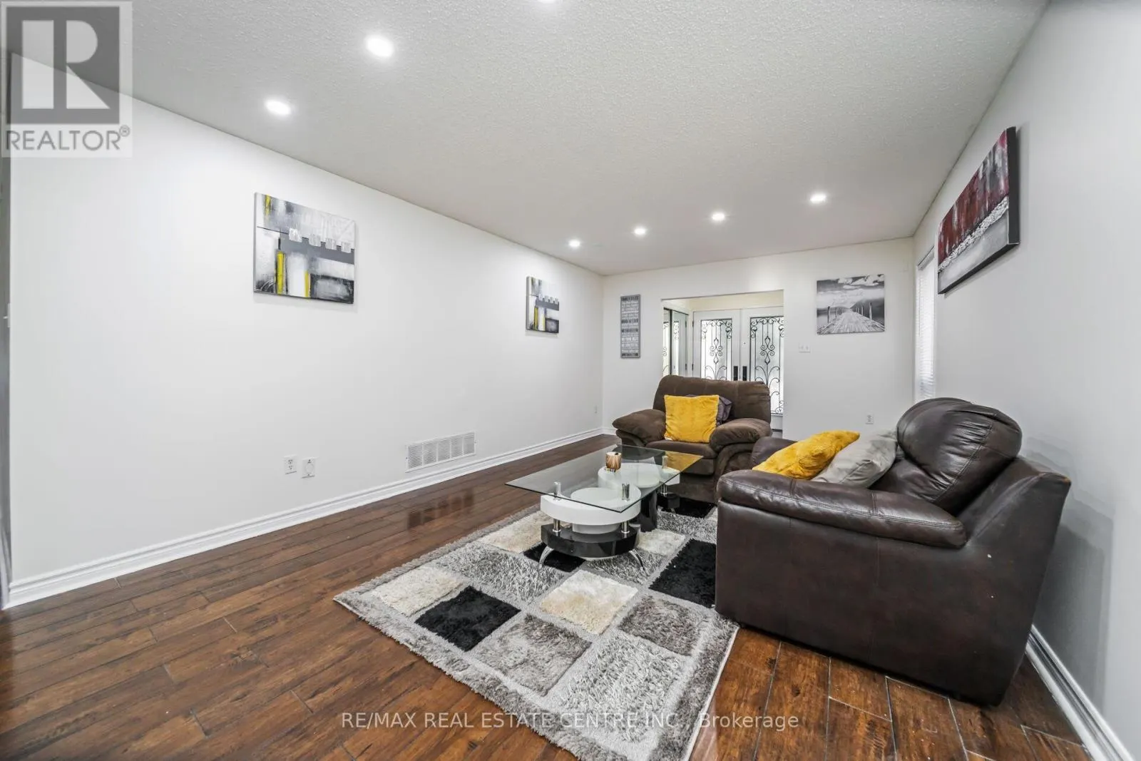30 FLORENCE DRIVE