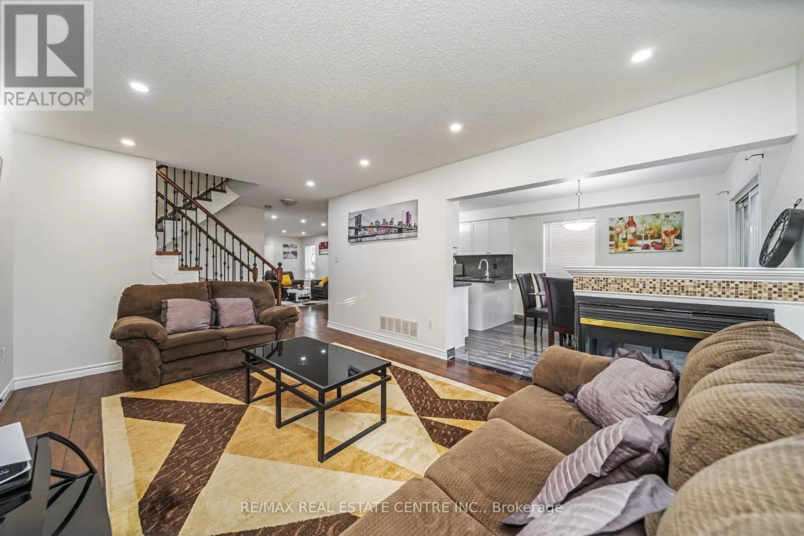 30 FLORENCE DRIVE