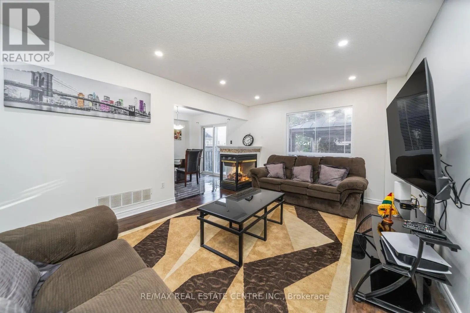 30 FLORENCE DRIVE