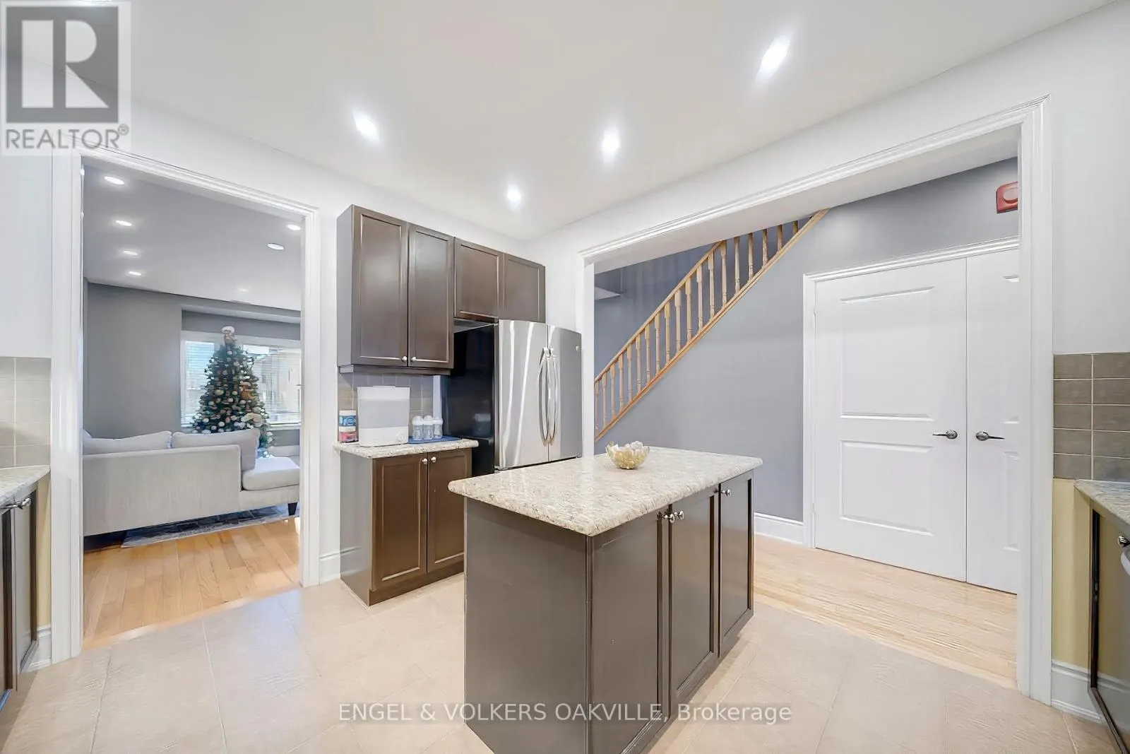 38 - 9141 DERRY ROAD