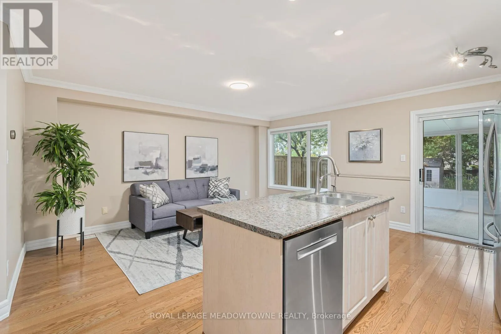 44 JAMES YOUNG DRIVE