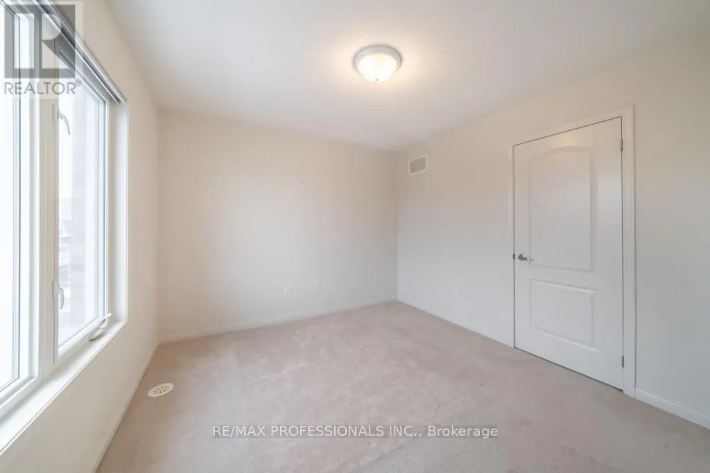 7 - 3135 BOXFORD CRESCENT