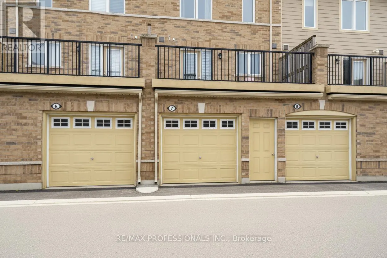 7 - 3135 BOXFORD CRESCENT