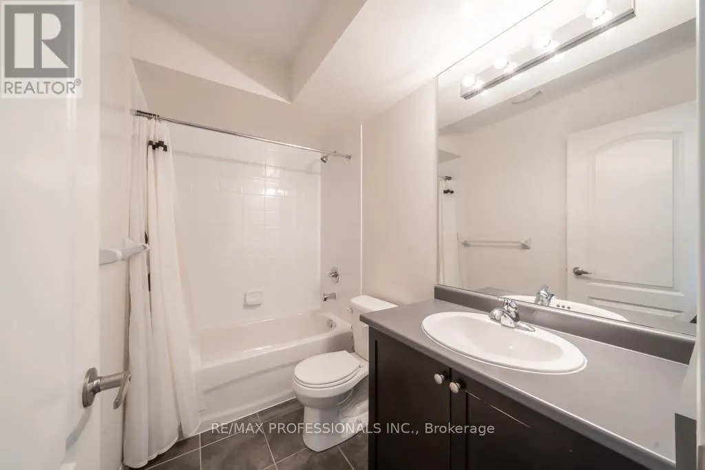 7 - 3135 BOXFORD CRESCENT