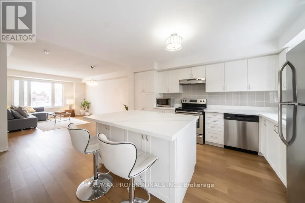 7 - 3135 BOXFORD CRESCENT