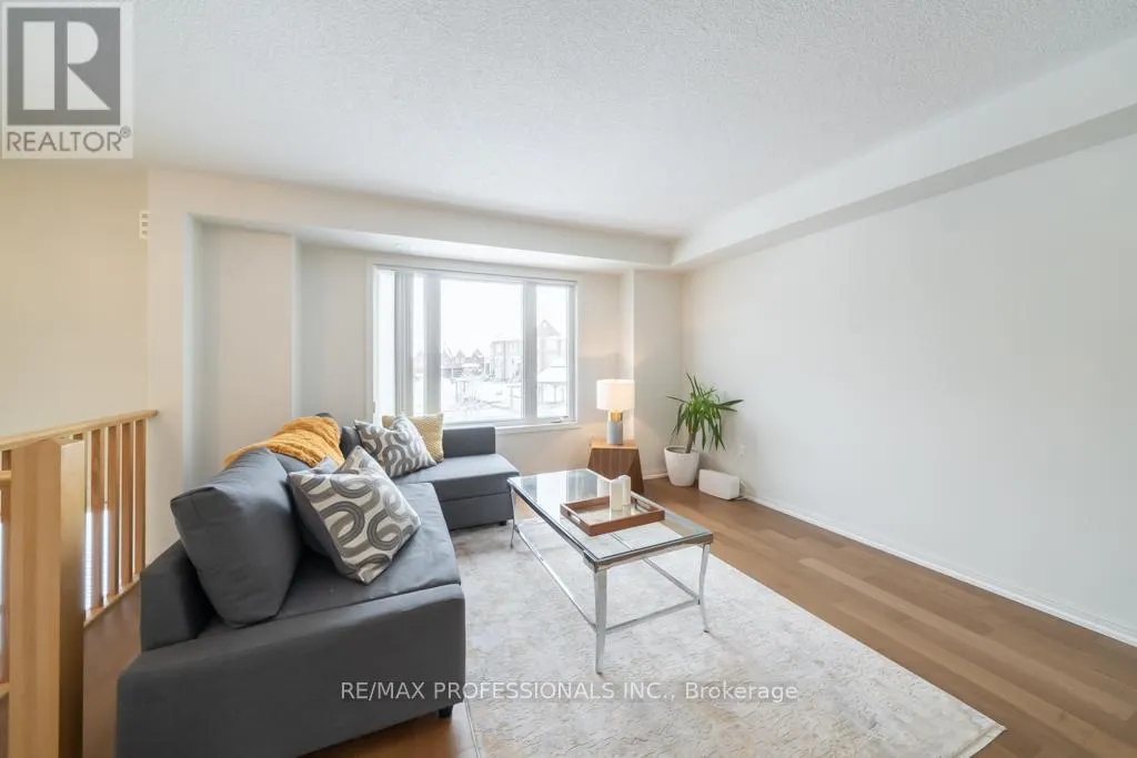 7 - 3135 BOXFORD CRESCENT