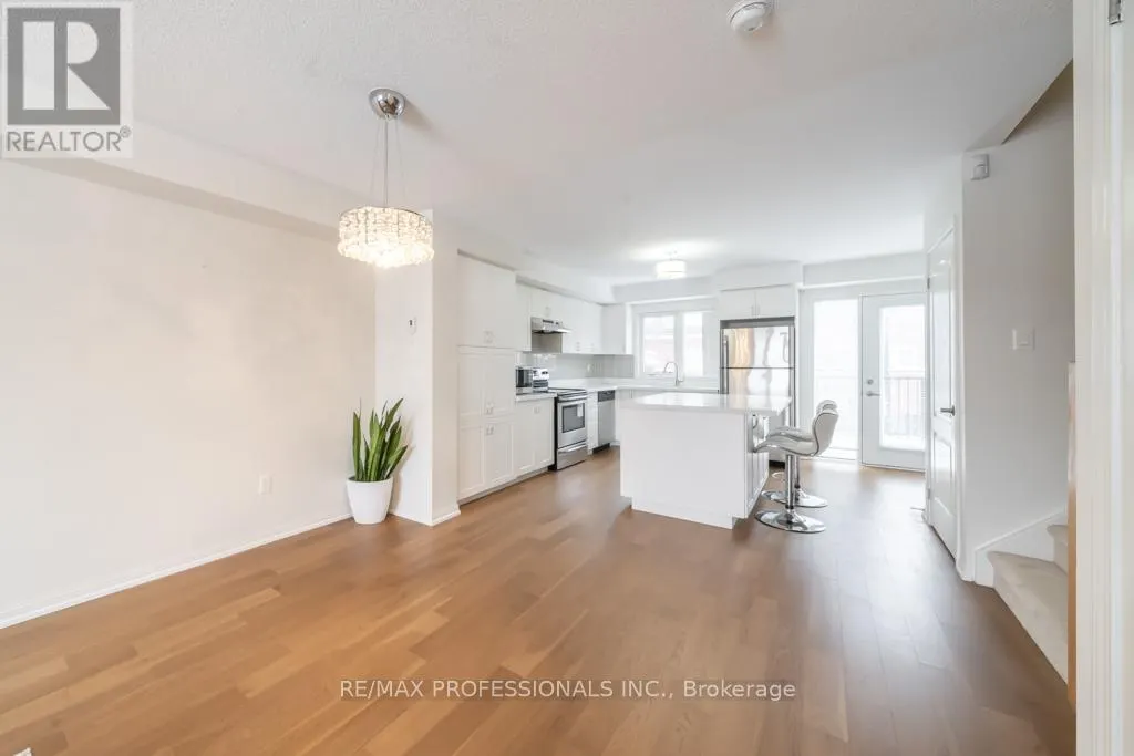 7 - 3135 BOXFORD CRESCENT