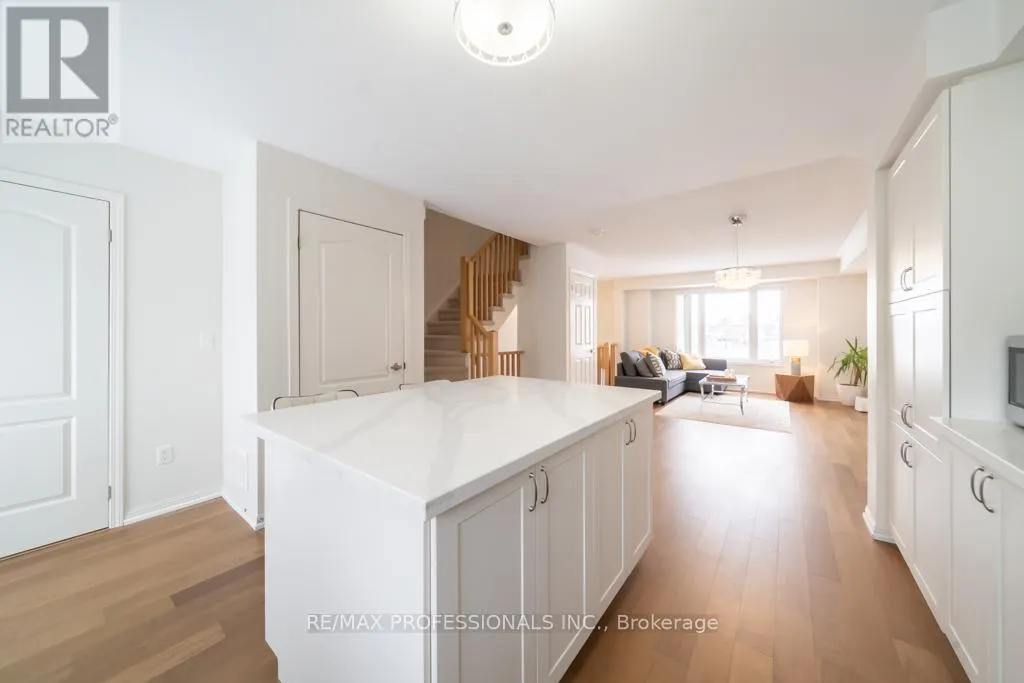 7 - 3135 BOXFORD CRESCENT