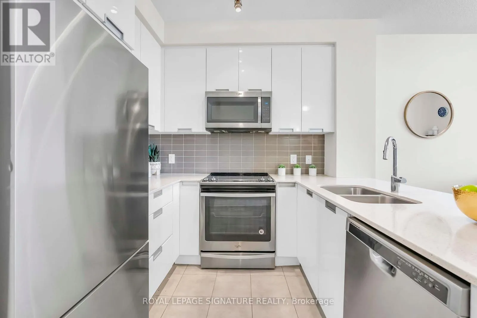 1811 - 5033 FOUR SPRINGS AVENUE
