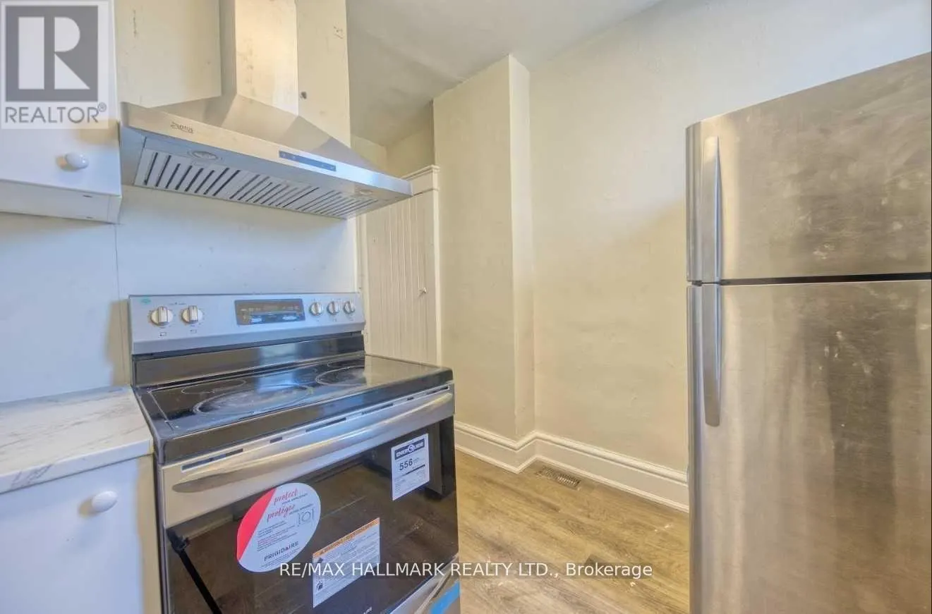 UPPER - 46 SPRINGHURST AVENUE