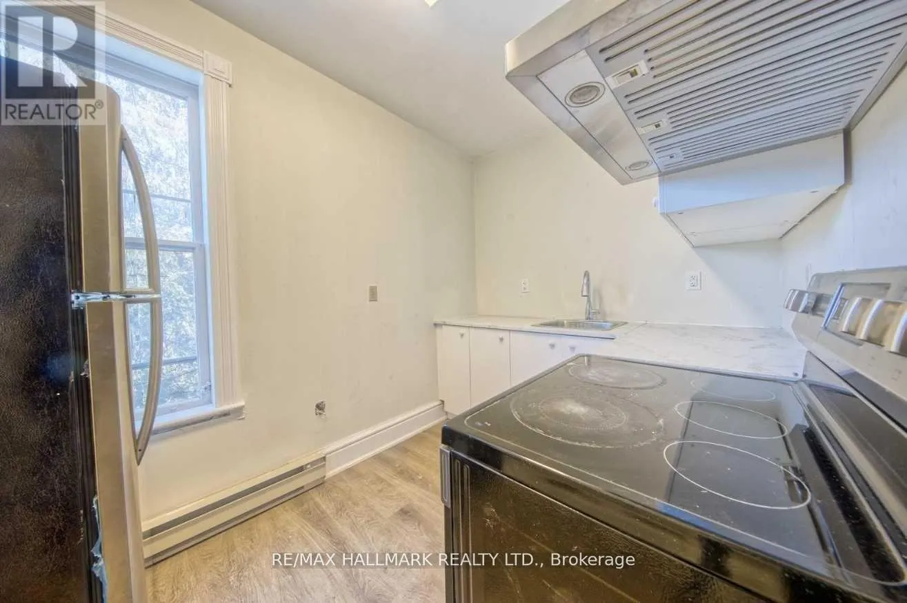 UPPER - 46 SPRINGHURST AVENUE