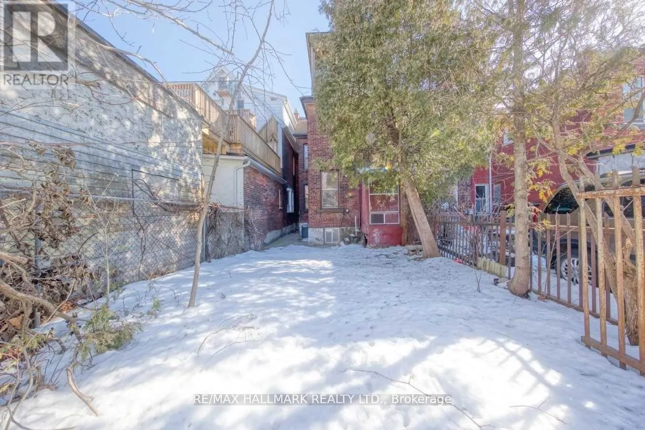 UPPER - 46 SPRINGHURST AVENUE