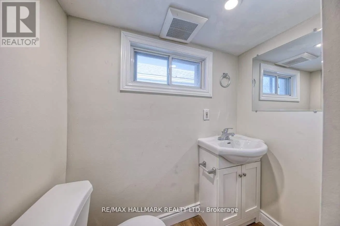 UPPER - 46 SPRINGHURST AVENUE