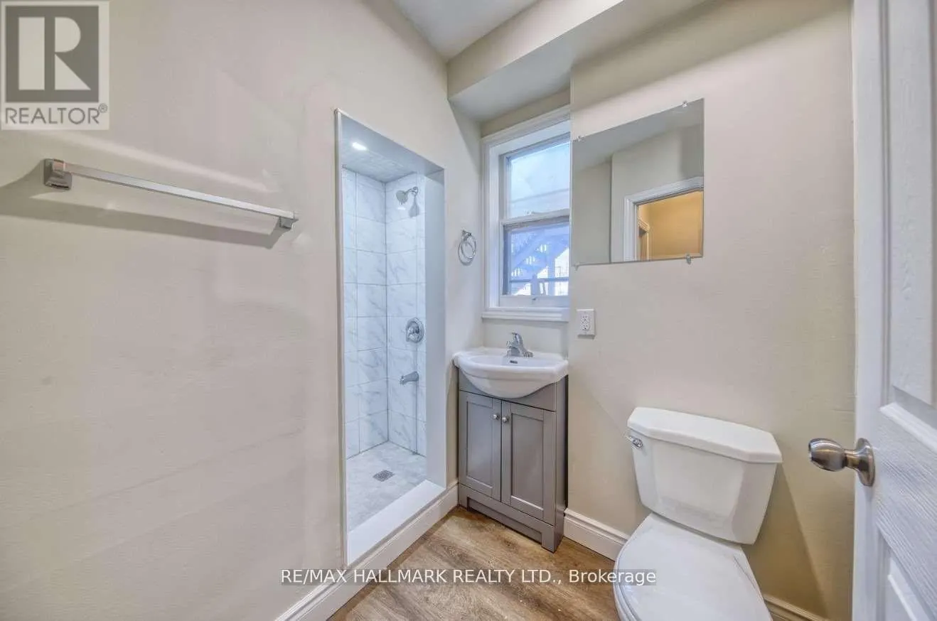 UPPER - 46 SPRINGHURST AVENUE