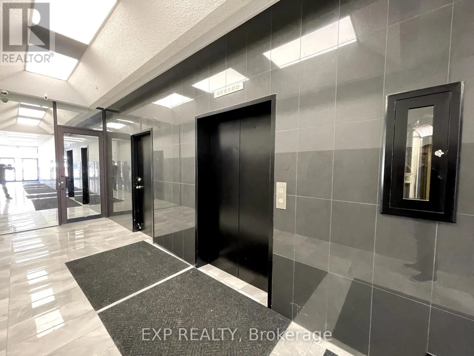 205-5A - 230 LAKESHORE ROAD E