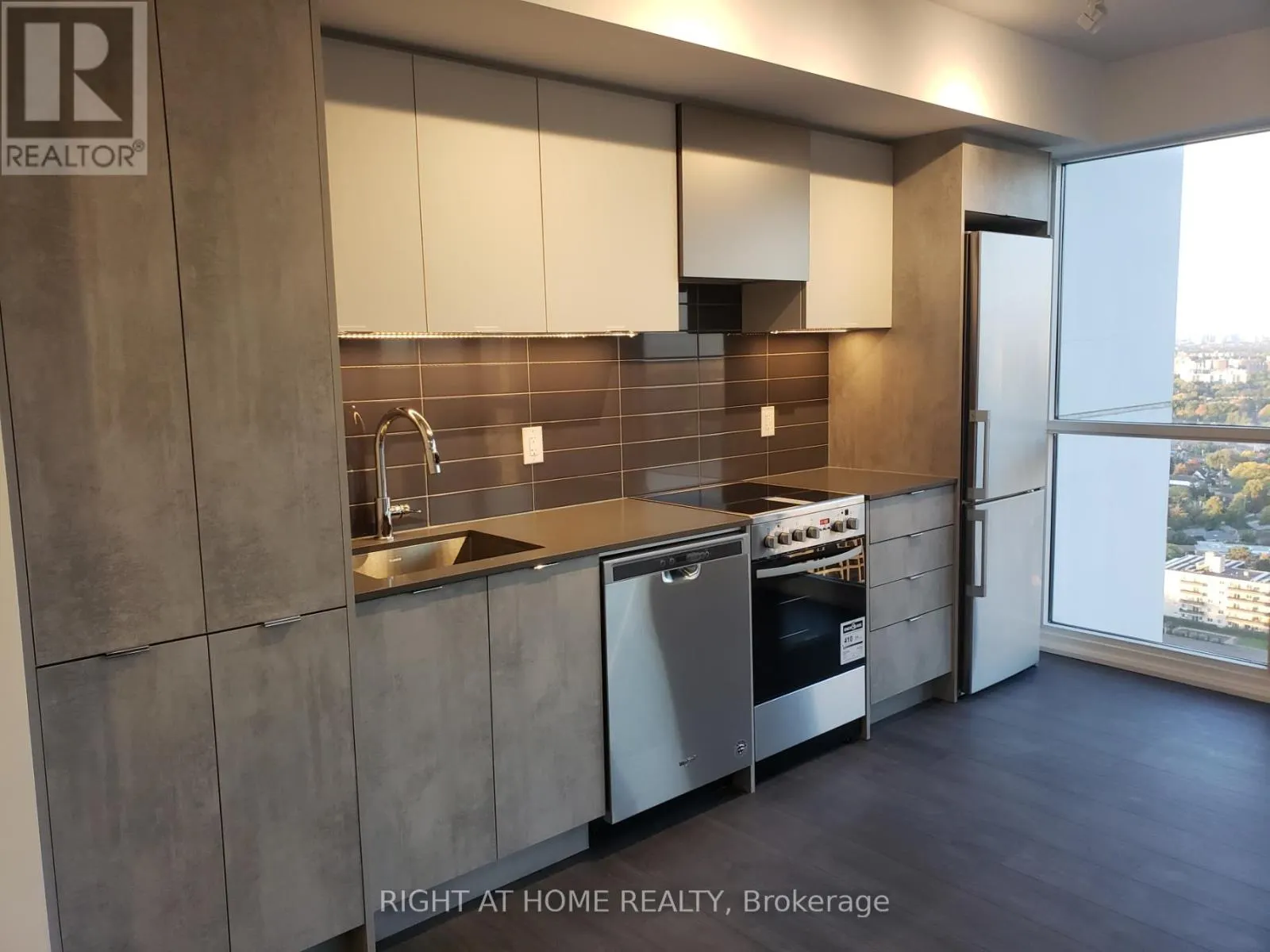 3002 - 30 GIBBS ROAD