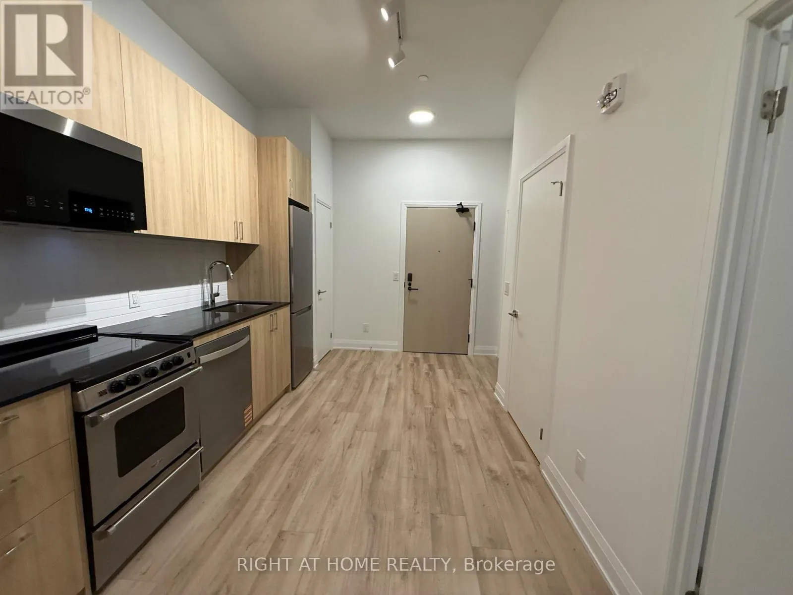 101 - 3250 CARDING MILL TRAIL