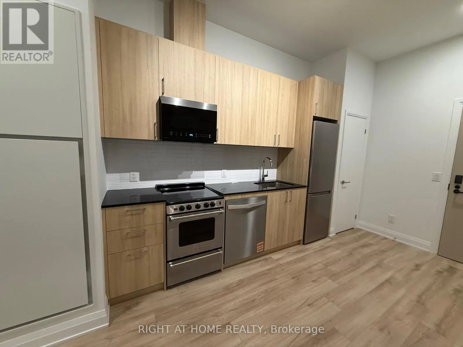 101 - 3250 CARDING MILL TRAIL