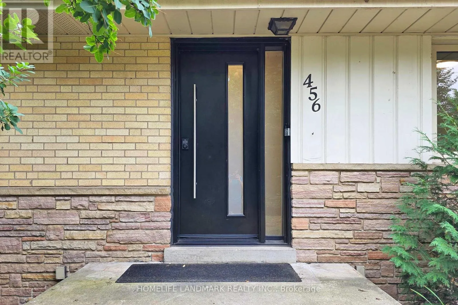 456 CHAMBERLAIN LANE