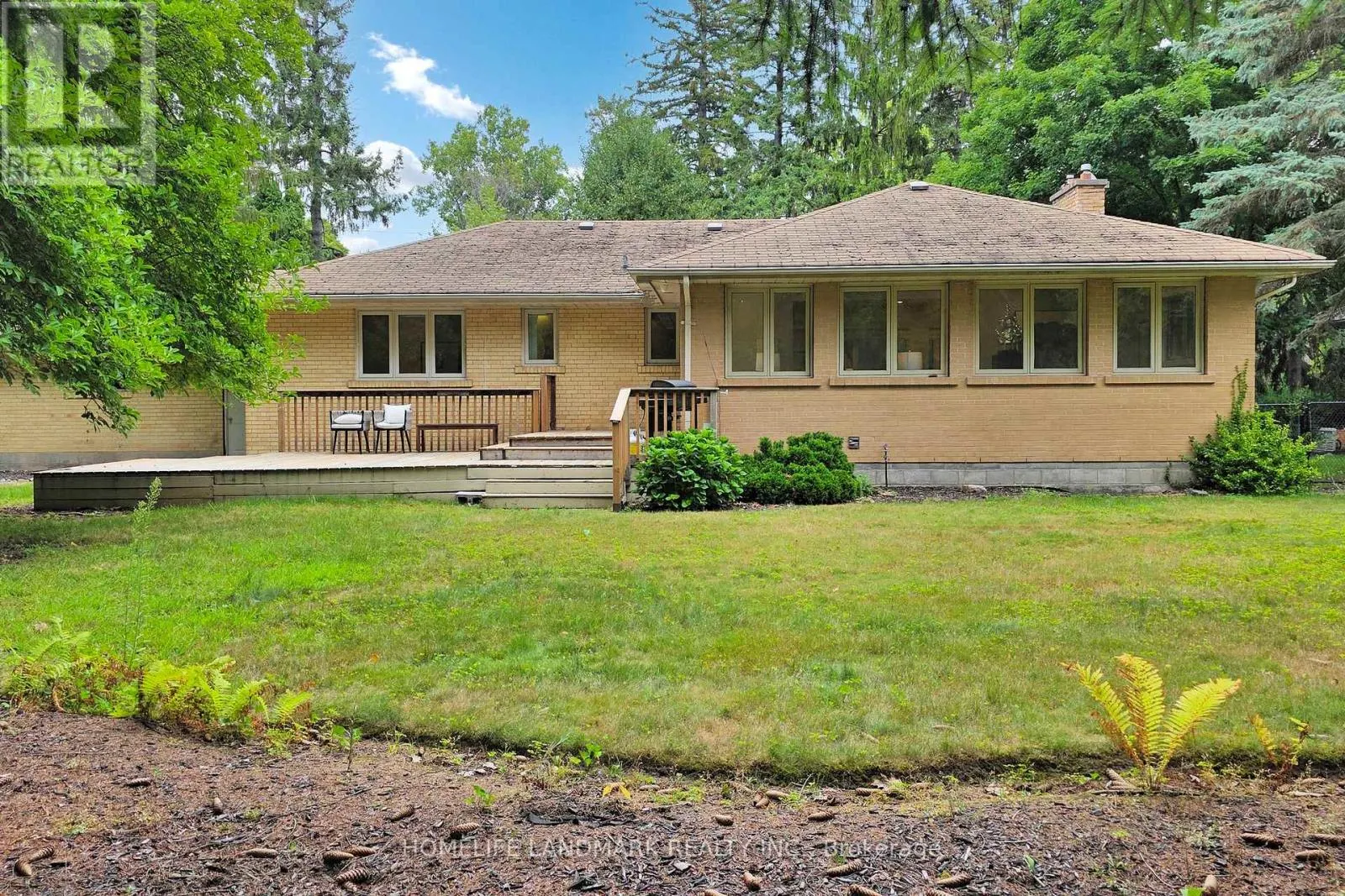 456 CHAMBERLAIN LANE