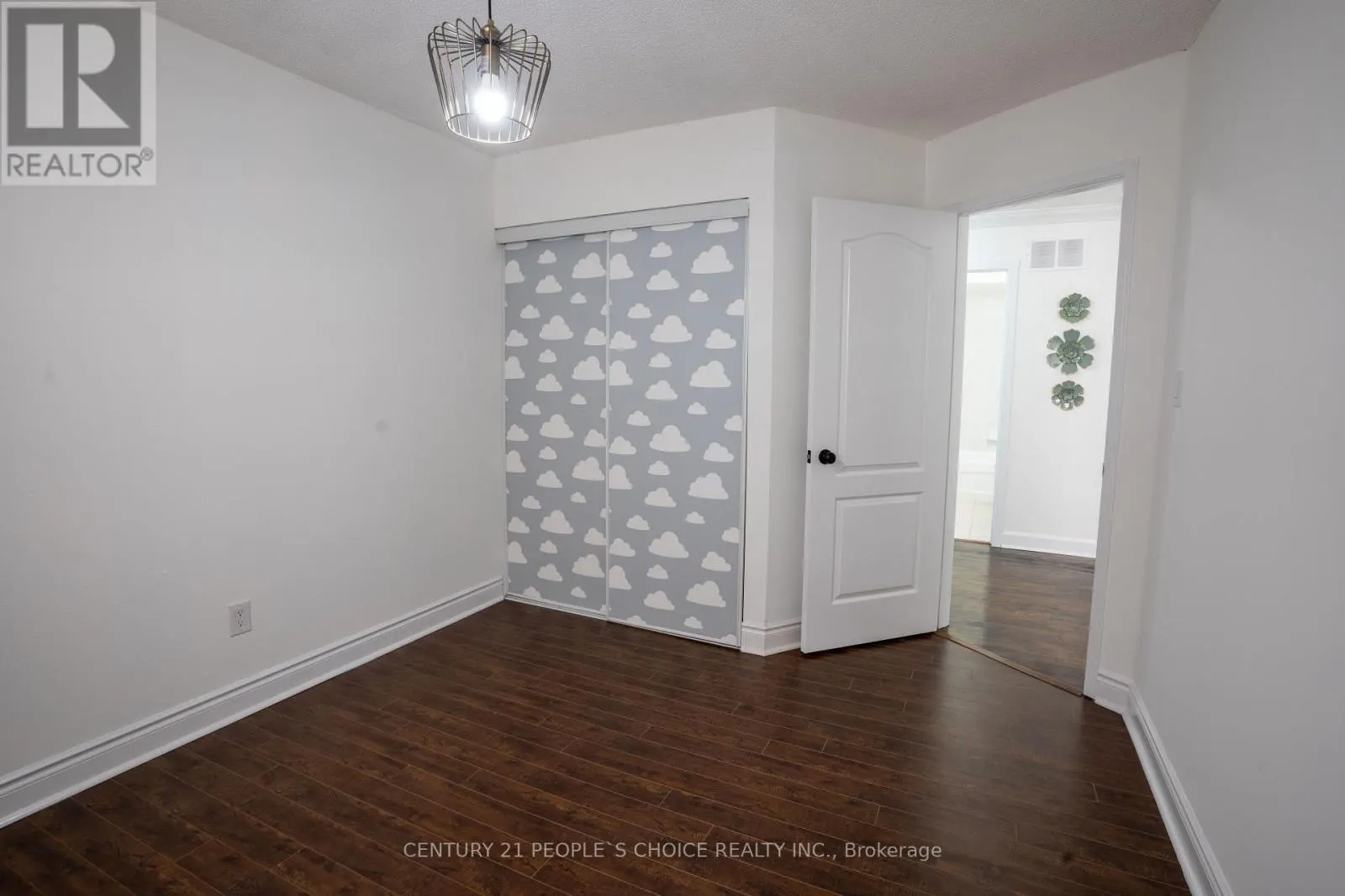 111 BRISDALE DRIVE