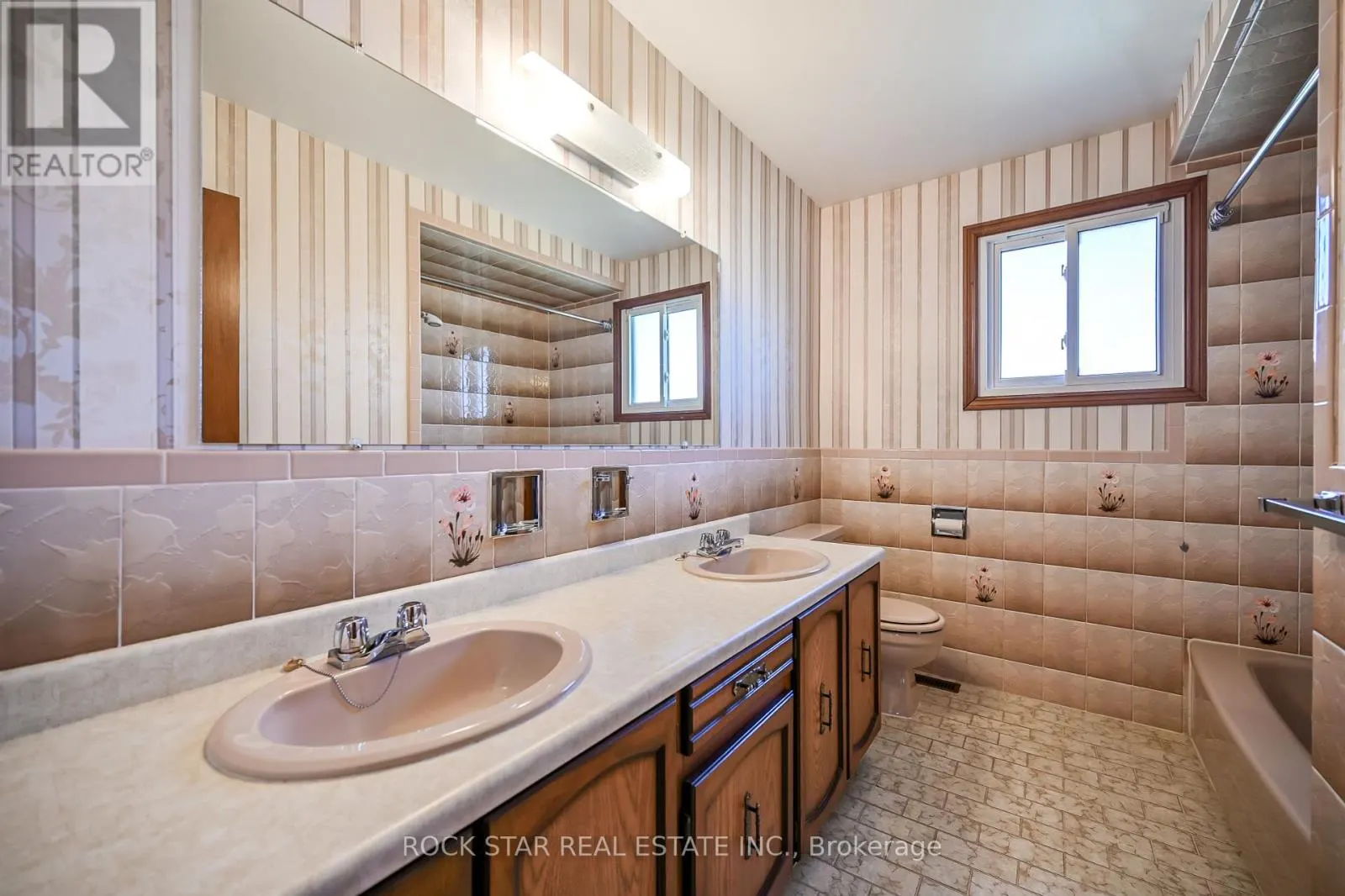 321 CREELMAN ROAD