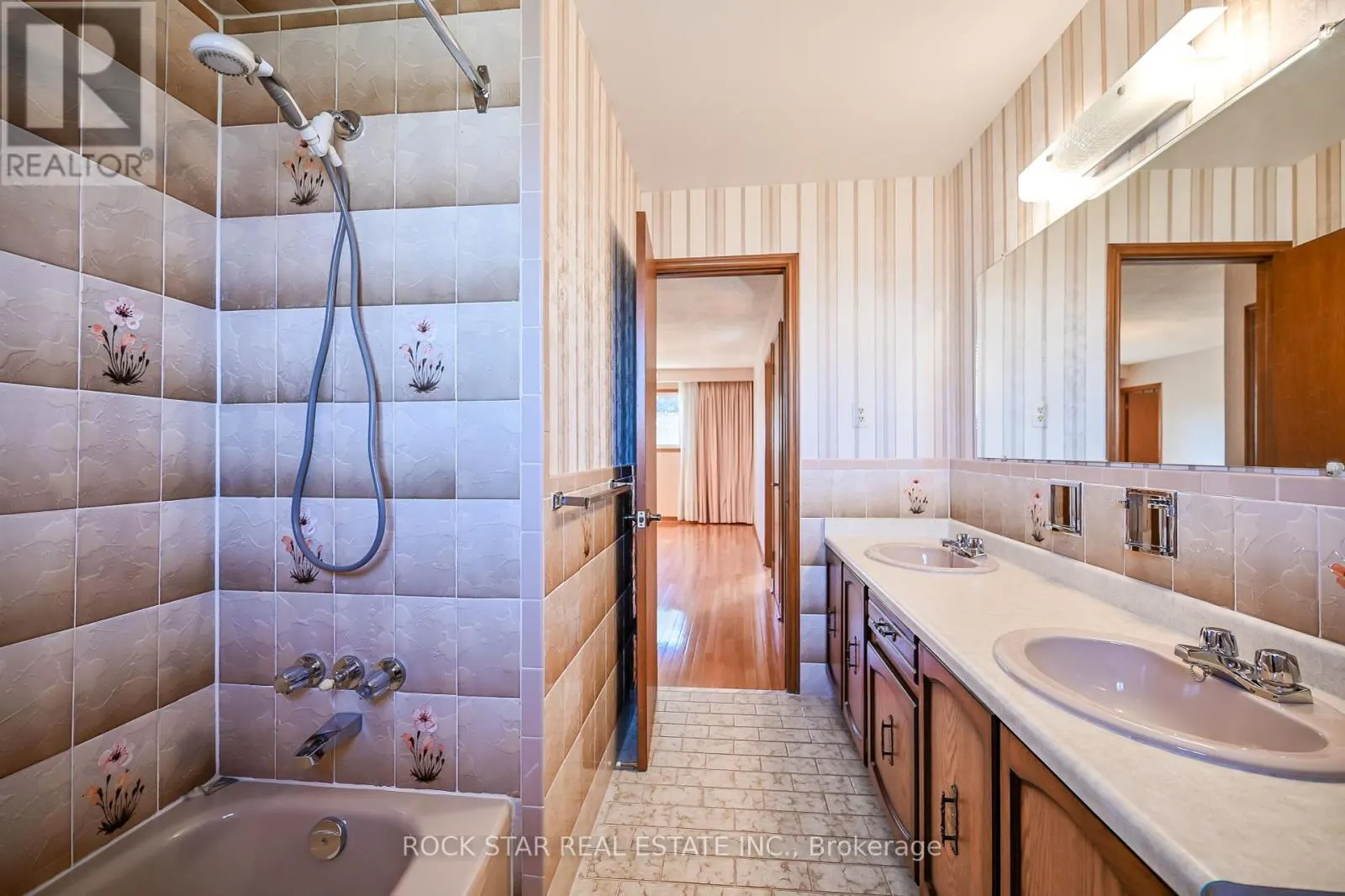 321 CREELMAN ROAD