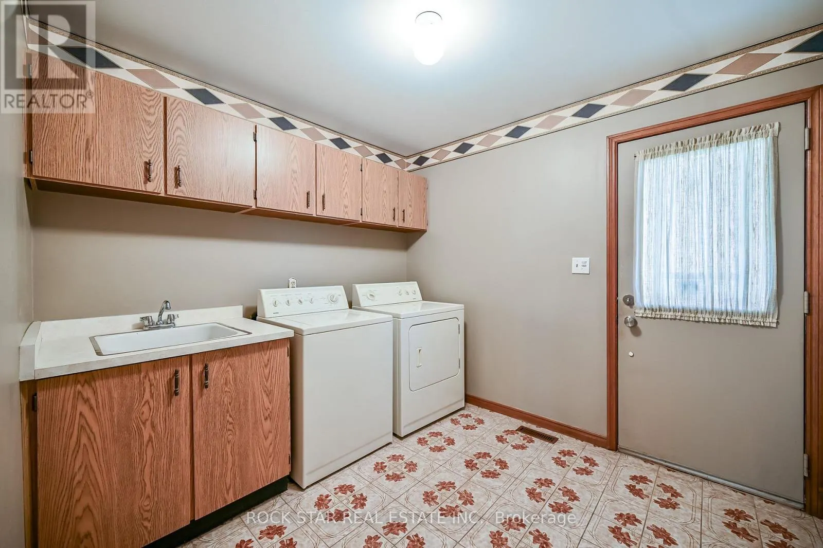 321 CREELMAN ROAD