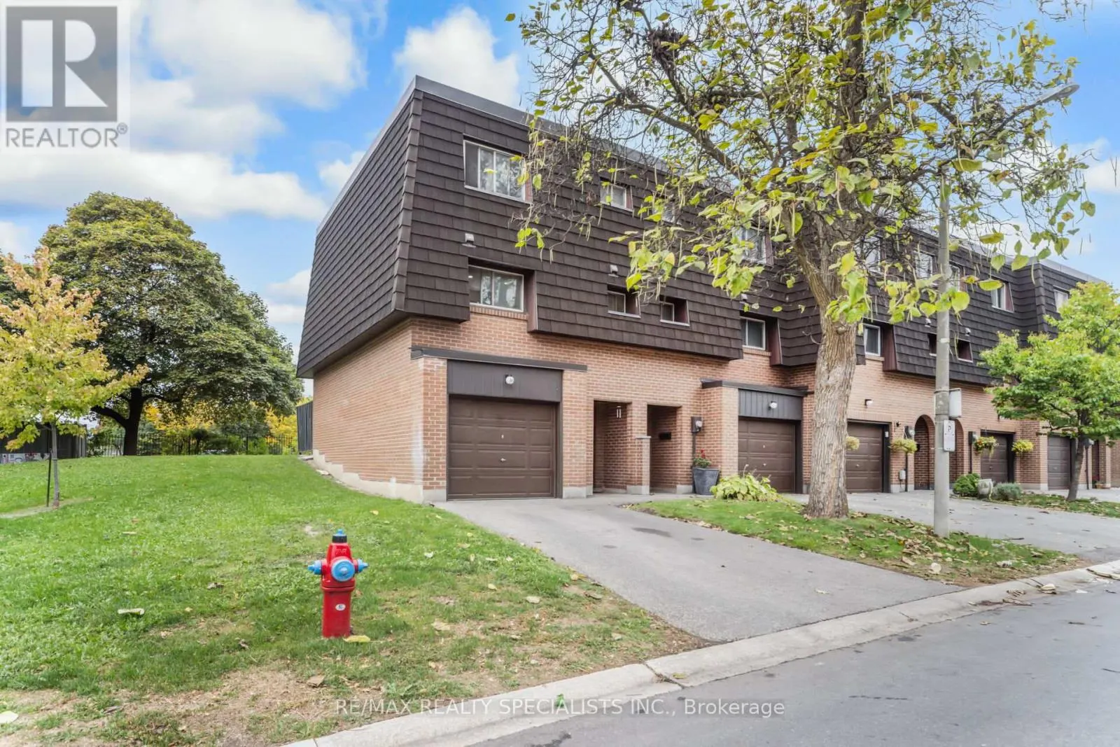 20 DARRAS COURT