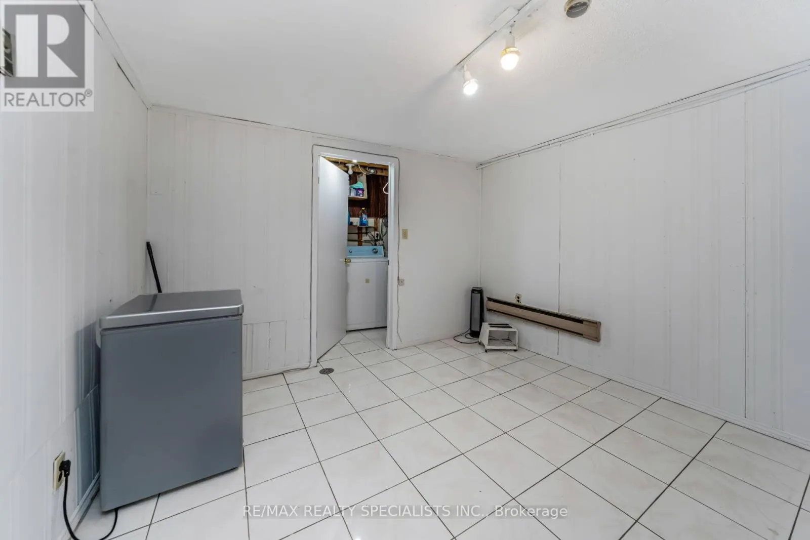 20 DARRAS COURT