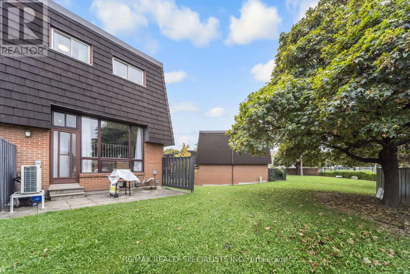 20 DARRAS COURT